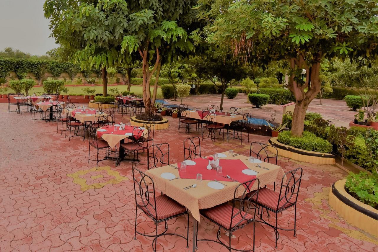 Araliayas Resort & Spa Udaipur Exterior foto