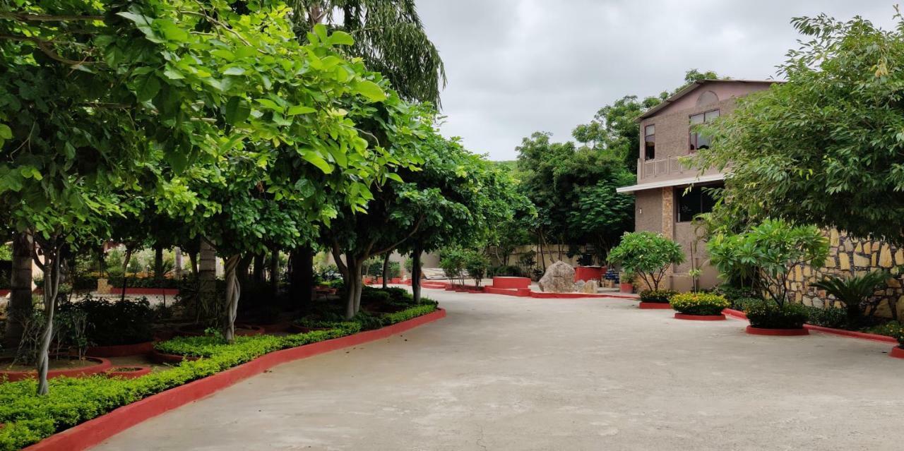 Araliayas Resort & Spa Udaipur Exterior foto